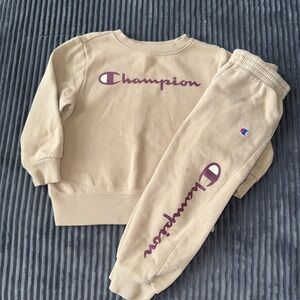 3T Champion crewneck sweatshirt & joggers / pants